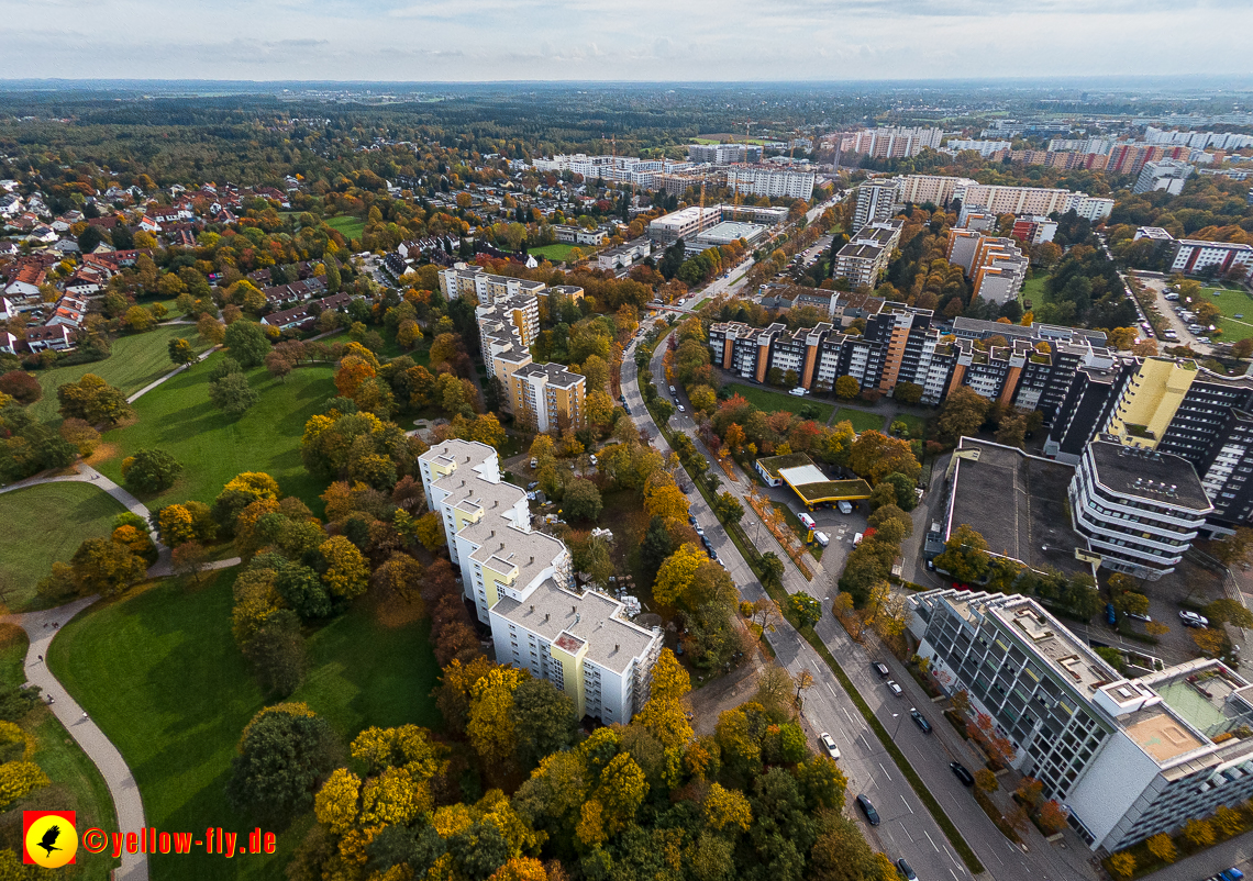 13.10.2022 - Marx-Zenrtum am Karl-Marx-Ring in Neuperlach